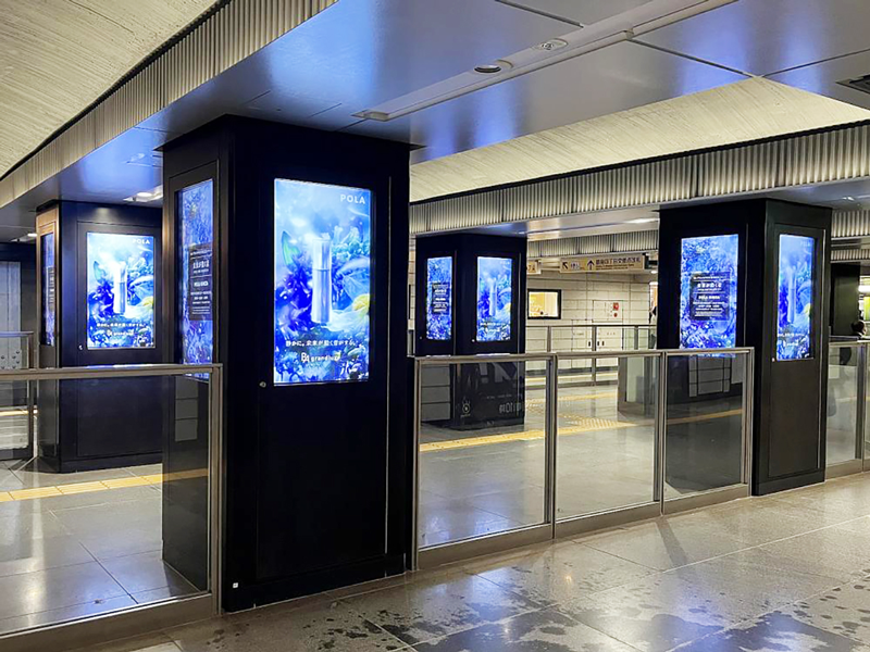 도쿄 지하철 미디어필러 전광판